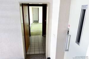 Selbstnutzung oder Kapitalanlage? Großzügige Vierzimmer-Wohnung mit Balkon im Zentrum von Brackwede – Die vollständige Adresse der Immobilie erhältst du vom Anbieter., 33647 Brackwede, Bielefeld – Vorschaubild 2