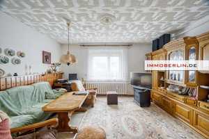 IMMOBERLIN.DE - Charmantes Haus mit Südterrasse, Sonnengarten & Nebengebäuden in sehr familiärer Lag – Berlin – Vorschaubild 2