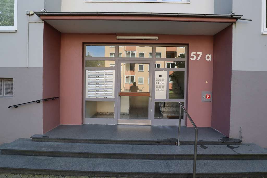 Immobilie in Bremerhaven - Helle 3-Zimmer Wohnung mit Balkon im 2. OG in Bremerhaven-Lehe - Bild 2