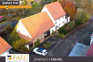 Viel Fläche, noch mehr Möglichkeiten! 3-Stöckiges Landhaus mit XXL Scheune - FALC Immobilien