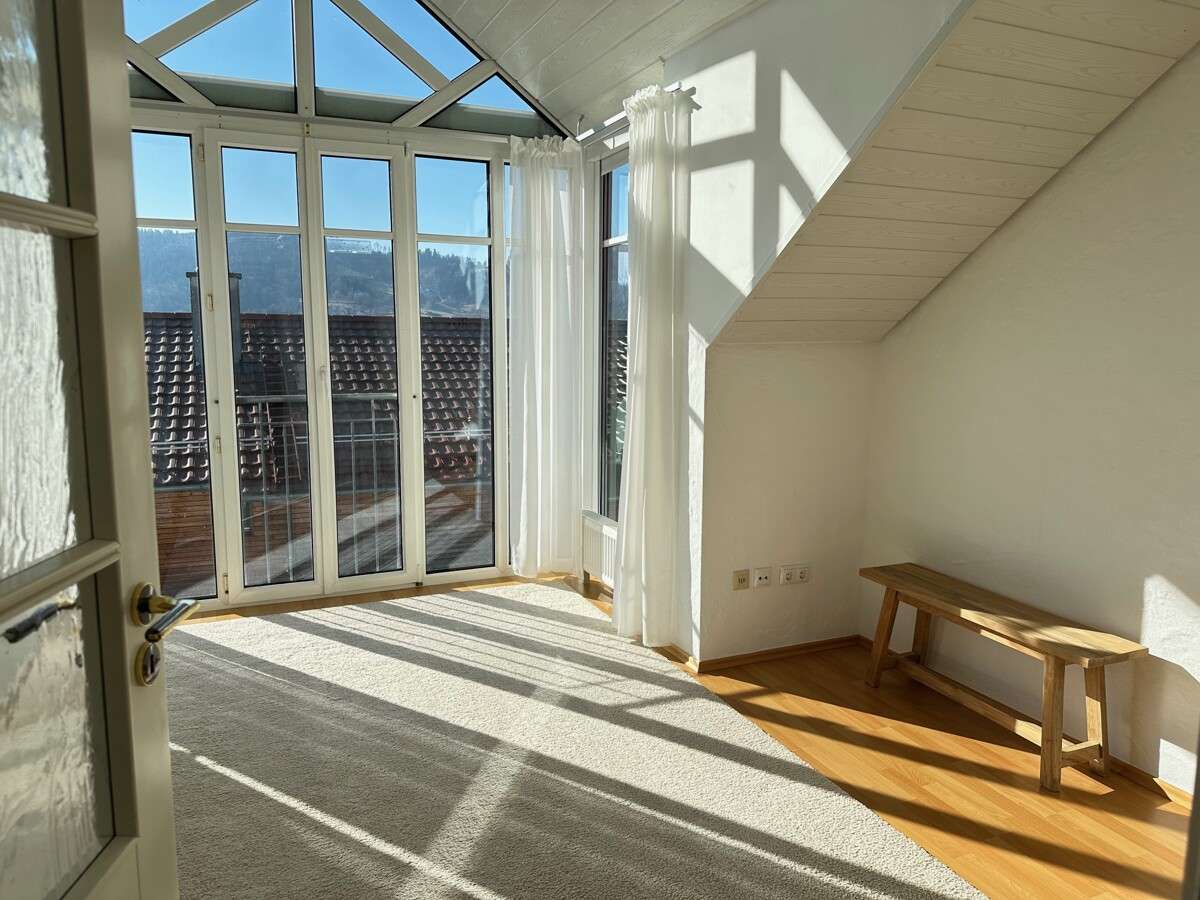 Immobilie in Grafling - Mod. Einfam.-Haus m. Einliegerwhg., PV-Anlage, 2 Garagen u. Fernblick in naturnaher Wohnlage b. DEG! - Bild 11