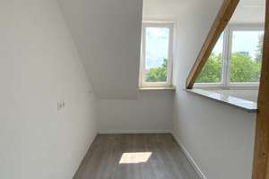 Sonnige Dachterrasse und Cityblick – Ihr hochwertig saniertes Zuhause in Düsseldorf – Die vollständige Adresse der Immobilie erhältst du vom Anbieter., 40211 Stadtmitte, Düsseldorf – Vorschaubild 4