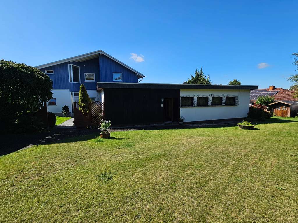 Immobilie in Höhr-Grenzhausen - Von RTI: Großzügiges Anwesen mit zwei Häusern und parkähnlichem Garten in Höhr-Grenzhausen! - Bild 1