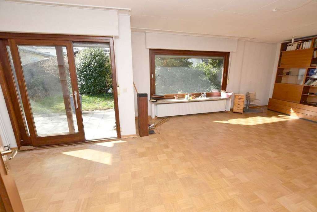 Immobilie in Wolfsburg - Gemütlicher 70er-Jahre-Bungalow zum Modernisieren mit Keller + Garage. - Bild 4