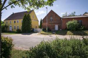 Zweifamilienhaus mit Nebengelass und großzügigem Grundstück – Potsdam-Mittelmark (Kreis) – Vorschaubild 3