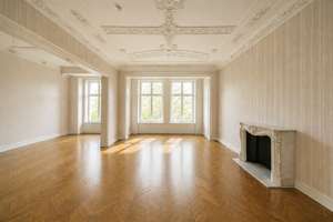 Vom Schönen das Schönste! bezugsfreie 200 qm mit Blick auf den Platz in der Giesebrechtstraße – Giesebrechtstraße 5, 10629 Charlottenburg, Berlin – Vorschaubild 2
