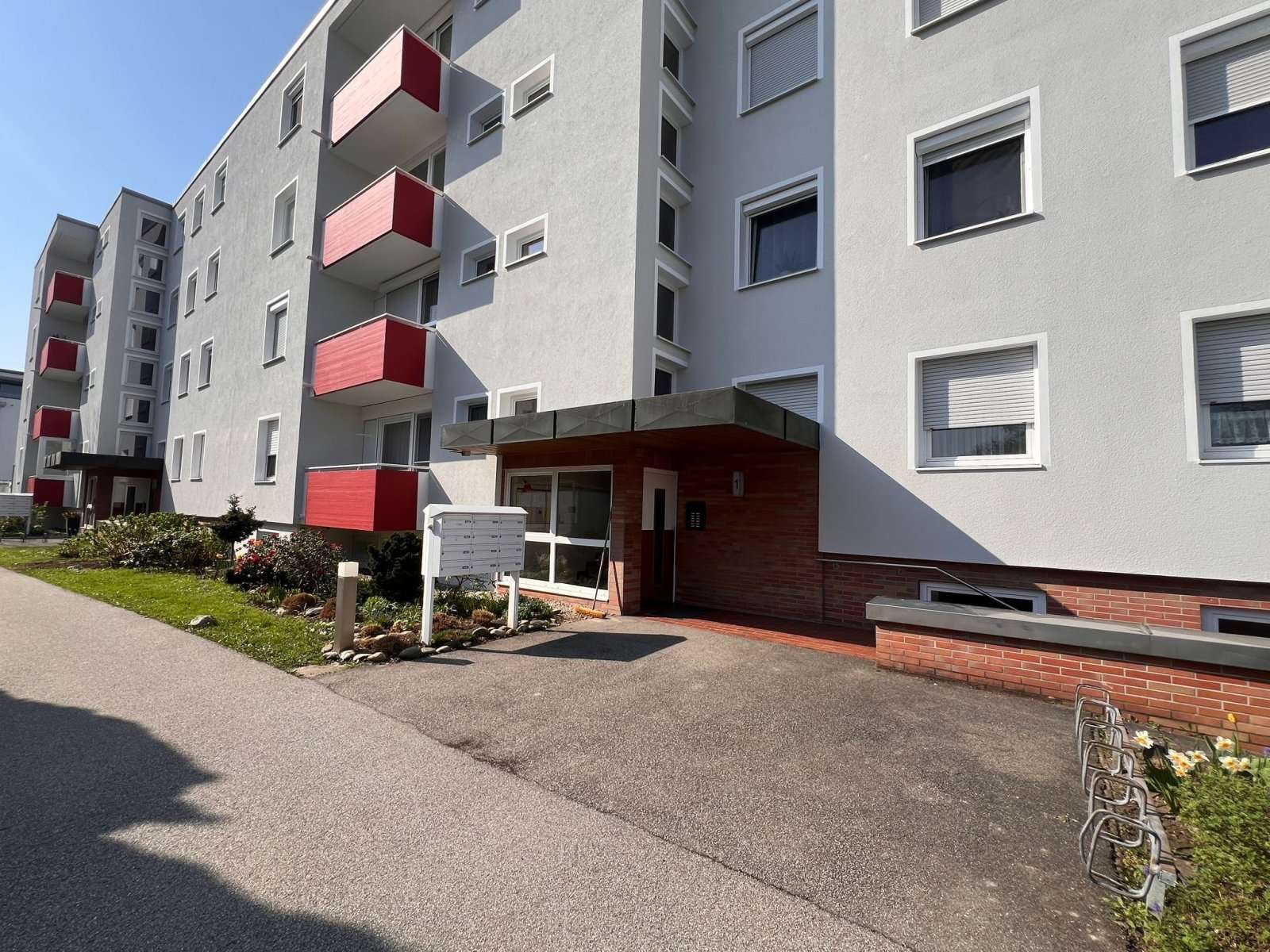 Kleine 2 Zimmer Eigentumswohnung im 2. Stock mit Südbalkon in Ruhstorf an der Rott, Passau Kreis – Bild 3