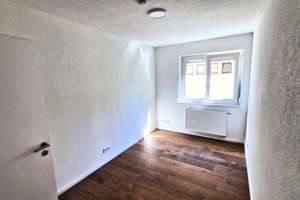 Moderne 4-Zimmer-Wohnung in Esslingen Stadtmitte – mit Einbauküche, Tageslichtbad, Loggia und Garten – Die vollständige Adresse der Immobilie erhältst du vom Anbieter., 73728 Innenstadt, Esslingen am Neckar – Vorschaubild 4