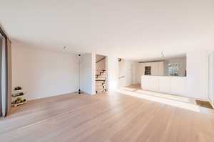 Modernes und neuwertiges Reiheneckhaus ***SAUNA**GARAGE**GARTEN*** – Stuttgart – Vorschaubild 1