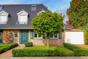 Bestlage in Wittlaer! Repräsentativer Landhausstil, helle Räume, großer Garten und vieles mehr... – Düsseldorf – Vorschaubild 1