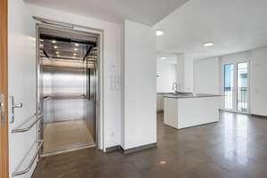 Lichtdurchflutete Penthouse-Wohnung mit Dachterrasse und direktem Liftzugang – Die vollständige Adresse der Immobilie erhältst du vom Anbieter., 80809 Am Riesenfeld, München – Vorschaubild 3