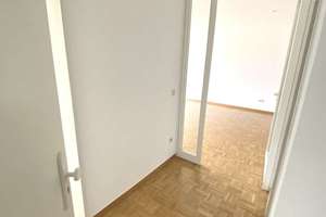 **Gemütliche 2-Raum Wohnung mit Balkon in Benrath** – 40597 Benrath, Düsseldorf – Vorschaubild 2