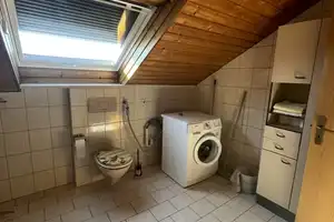 Geräumiges + gepflegtes 7-Zimmer-Wohnhaus und Nebengebäude (für Gewerbe) in Königsbrunn – Augsburg (Kreis) – Vorschaubild 12