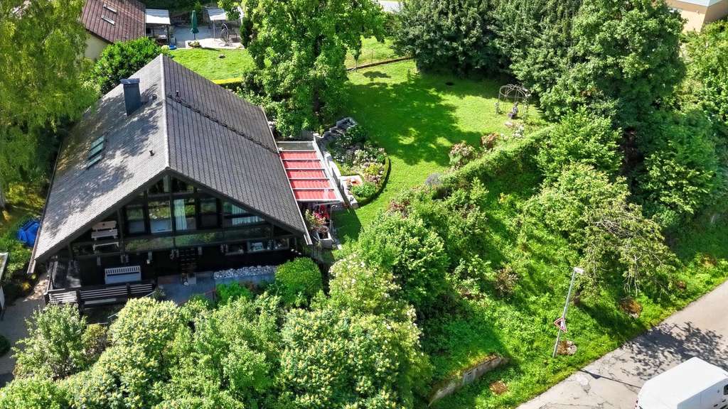 Immobilie in Obrigheim - Exklusives HUF-Haus|Toplage mit traumhafter Außenanlage - Bild 2