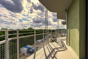 Luxus-2-Zimmer-Wohnung im 4. Obergeschoss mit großem Südbalkon und Blick ins Grün im Münchner Osten! – Die vollständige Adresse der Immobilie erhältst du vom Anbieter., 81673 Echarding, München – Vorschaubild 2