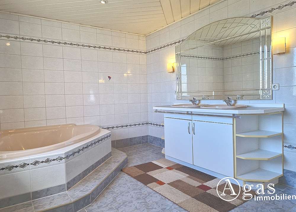 Immobilie in Küstriner Vorland - Wohnhaus mit Wintergarten und ca. 350 m² Werkstatt und Doppelgarage in verkehrsgünstiger Lage - Bild 0