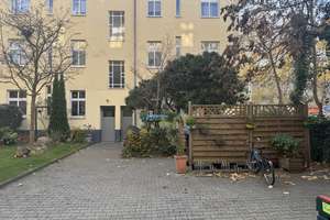 Helle Dachgeschosswohnung mit Sonnenbalkon in ruhiger Lage – Kurfürstenstraße 34, 12105 Mariendorf, Berlin – Vorschaubild 3