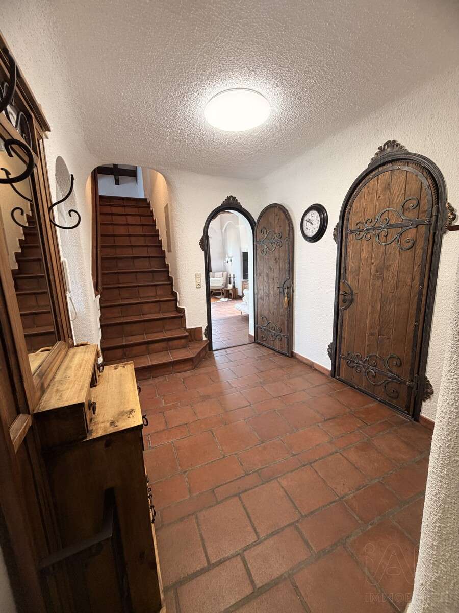 Immobilie in Kirchheim bei München - Schlossburg-Charakter trifft mediterranes Wohngefühl – außergewöhnliche Maisonette auf zwei Ebenen - Bild 10