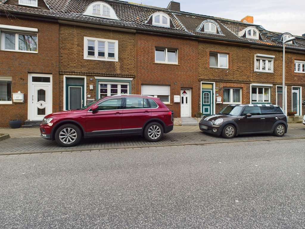 Eigenheim oder Kapitalanlage? Sie entscheiden! Saniertes Reihenhaus am Stadtrand..