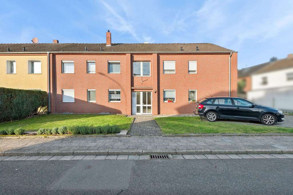 Immobilie in Neukirchen-Vluyn - Attraktives Mehrfamilienhaus mit Entwicklungspotenzial - Bild 0