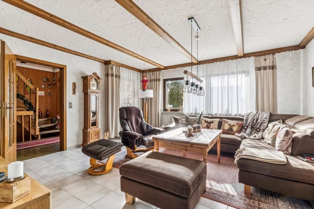 Immobilie in Wäschenbeuren - Kauf mit Rückanmietung: Stilvolles Reihenhaus mit Ausbaupotenzial und Wintergarten - Bild 4