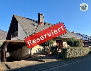 Renditeobjekt in Bestlage: 3-Familienhaus mit Blick auf den Rhein