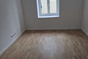 Helle großzügige 2-Zimmer-Wohnung mit Balkon – München – Vorschaubild 2