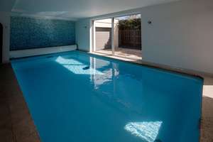 Repräsentatives 3 Familienhaus mit Topausstattung, großer Garten, Indoor Pool – Die vollständige Adresse der Immobilie erhältst du vom Anbieter., 81377 Großhadern, München – Vorschaubild 16