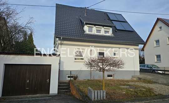 Saniertes Einfamilienhaus in Gomaringen mit großzügigem Garten • exklusives Wohnen in zentraler Lage