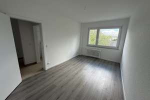 Sie brauchen Licht und RUHE? Sanierte 3-Zimmer-Wohnung ganz oben und am Park! – Hölderlinstr. 17, 47226 Rheinhausen-Mitte, Duisburg – Vorschaubild 3