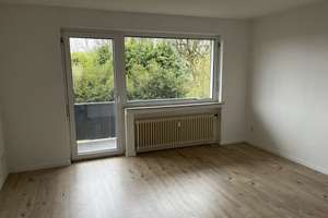 Sehr schöne 2-Zimmer-Wohnung mit Balkon und Einbauküche in Essen