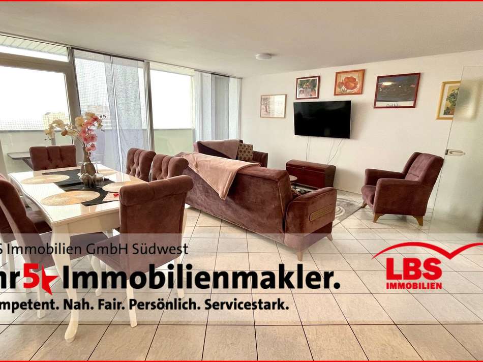 Wohn-Essbereich mit Balkon