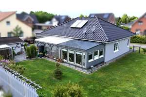 MODERN, EFFIZIENT, BARRIEREFREI: BUNGALOW BJ 2019 MIT WINTERGARTEN & SOLAR! – Die vollständige Adresse der Immobilie erhältst du vom Anbieter., 21769 Lamstedt – Vorschaubild 1
