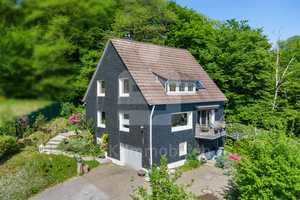 Einfamilienhaus mit Einlieger mit direktem Grünanschluss und Nähe zum Zentrum von Hückeswagen! – Oberbergischer Kreis – Vorschaubild 1