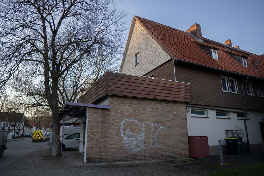 Immobilie in Salzgitter - Mehrfamilienhaus mit Gewerbeeinheit in Salzgitter- Gebhardshagen - Bild 2