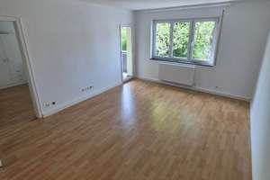 Renovierte, helle 3-Zimmer-Wohnung mit Balkon und Einbauküche – Kniebisstr. 32, 70188 Ostheim, Stuttgart – Vorschaubild 2