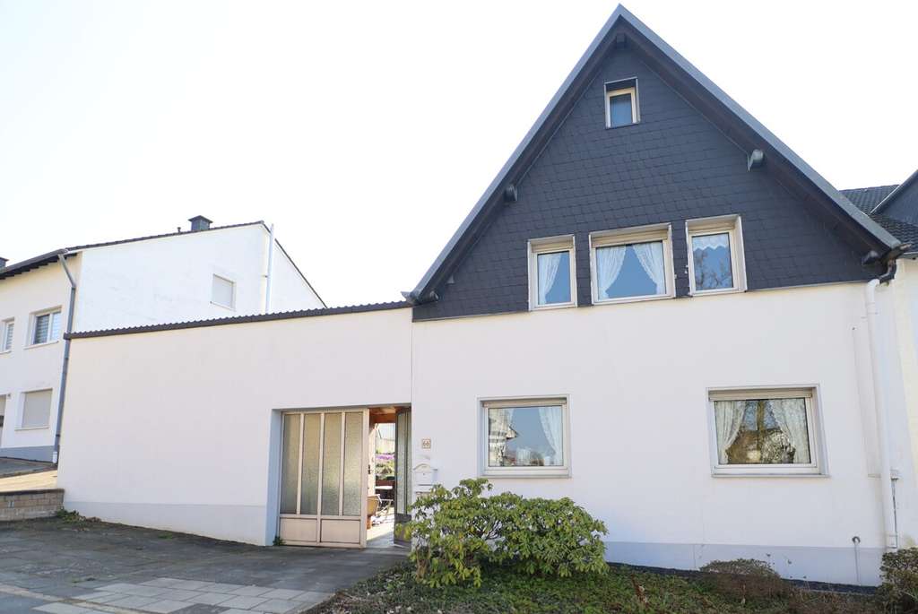 Immobilie in Swisttal - Swisttal-Heimerzheim: Kleine Hofanlage für unerschrockene Heimwerker und Gartenliebhaber - Bild 1