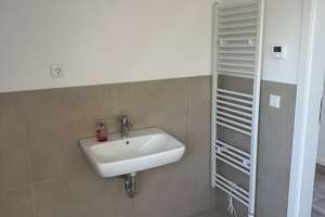 Erstbezug nach Sanierung – Moderne Dachgeschosswohnung mit Loggia in Toplage von Oberhausen  – Keltenstraße 21, 46045 Styrum, Oberhausen – Vorschaubild 9