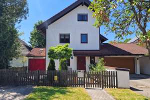 Ansprechendes 6-Zimmer-Einfamilienhaus in Altperlach mit EBK, Terrasse, Balkon, Garten – 81737 Altperlach, München – Vorschaubild 2