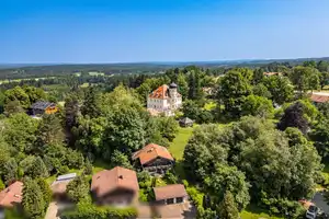 Großzügig, zentral, rustikal: Einmaliges Landhaus auf idyllischem Parkgrundstück – Bad Tölz-Wolfratshausen (Kreis) – Vorschaubild 4