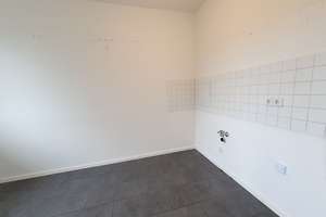 **JETZT EINZIEHEN**2-Zimmer-Wohnung // Balkon // 3.OG // Bad mit Wanne // ab Sofort – Plovdiver Straße 6, 4205 Grünau-Nord, Leipzig – Vorschaubild 4