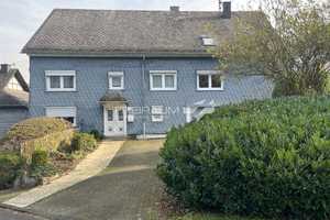 FREIRAUM4 +++ Renovierungsbedürftiges EFH/ 2FH sucht neuen Eigentümer mit handwerklichem Geschick – Siegen-Wittgenstein (Kreis) – Vorschaubild 1