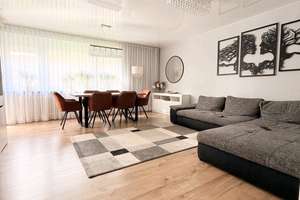 Stilvoll modernisierte Wohnung mit Balkon und Einbauküche in Düsseldorf 