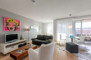 Sonnige 2-Zimmer Wohnung im 3. OG mit Balkon in Hamburg-Uhlenhorst – Martha-Muchow-Weg 3, 22081 Uhlenhorst, Hamburg – Vorschaubild 1