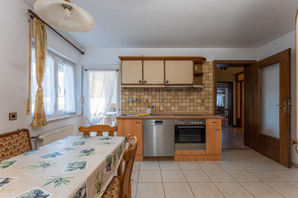 Immobilie in Appenweier - Ein Zuhause für Generationen! Solides Ein- / Zweifamilienhaus mit großer Terrasse - Bild 12