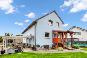 Einziehen & Genießen: Seit 2019 modernisiertes EFH mit Fußbodenheizung, Pool & Vollkeller inkl. TG – Die vollständige Adresse der Immobilie erhältst du vom Anbieter., 12623 Mahlsdorf, Berlin – Vorschaubild 2