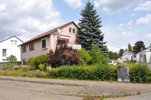 KAPITALANLAGE oder MEHRGENERATIONENHAUS:
TEILMODERNISIERTES DREIFAMILIENHAUS + GARTEN + DOPPELGARAG – Schwäbisch Hall (Kreis) – Vorschaubild 1