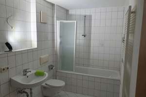 Großzügige 2-Zimmer-Wohnung im EG mit Einbauküche, Terrasse / kleinem Garten – Pestalozzistraße 78, 72762 Reutlingen-Mitte, Reutlingen – Vorschaubild 7