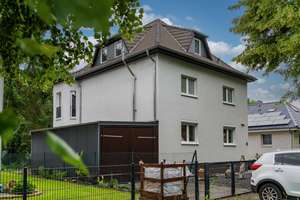 Investor oder Eigennutzer: Vielseitiges Dreiparteienhaus mit 6 Garagen in Stolpe-Süd – Die vollständige Adresse der Immobilie erhältst du vom Anbieter., 16761 Hennigsdorf – Vorschaubild 3