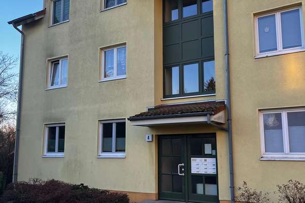 Inserat 1: Erdgeschosswohnung mit Hobbyraum, Terrasse & Gartennutzung